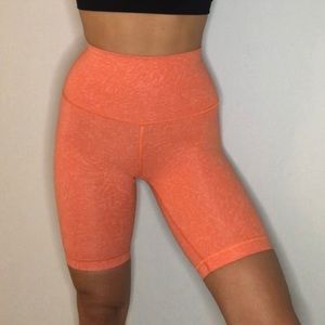 Lululemon Wunder Under HR Shorts Size 0 (orange/coral)